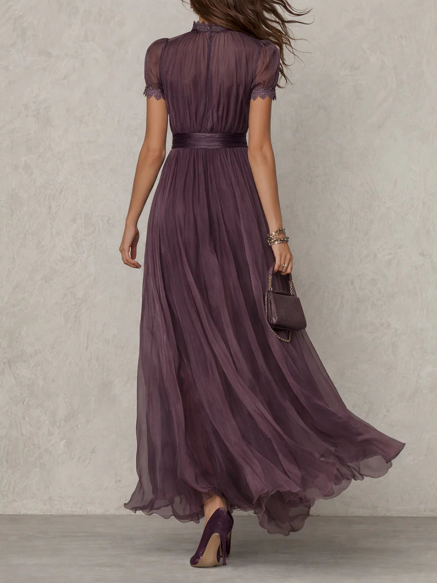 Flavia • Vestido largo violeta con escote en gota y borde de encaje de chifón